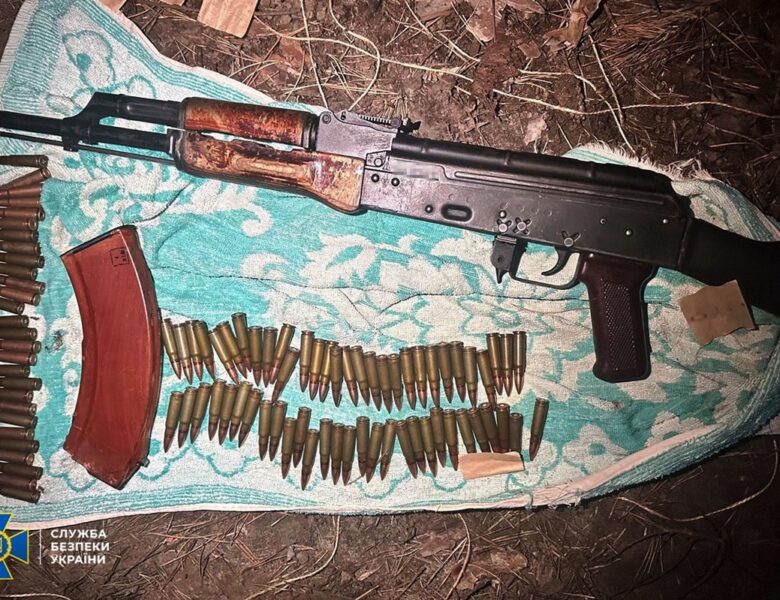 Правоохоронці затримали ще 11 продавців “трофейної” зброї в Україні