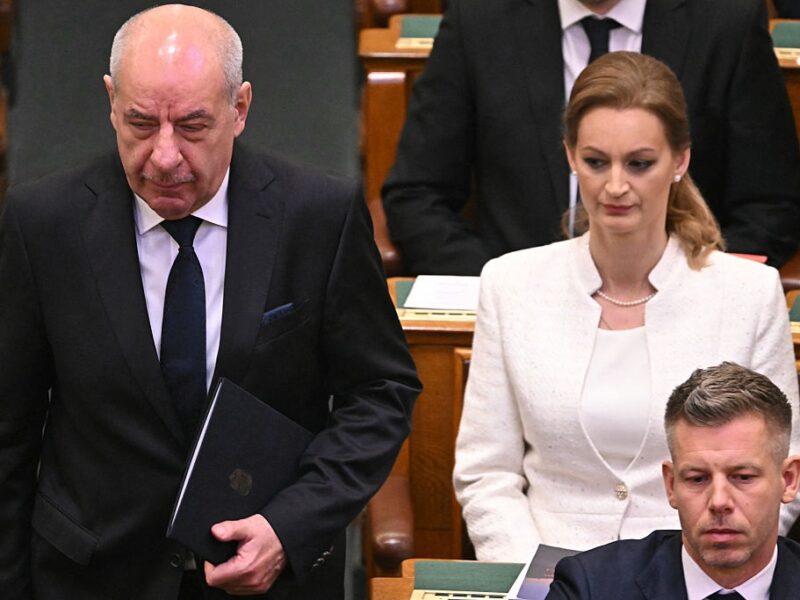 Президент Угорщини проігнорував вимогу Мадяра про відставку