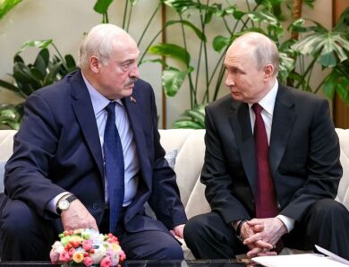Путін шантажує Лукашенко щодо участі у війні – ЗМІ