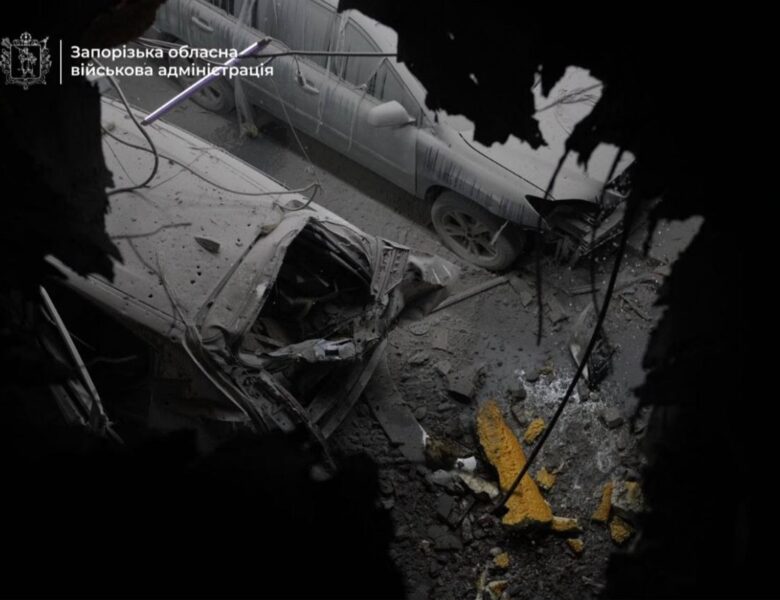 РФ атакувала у Запоріжжі СТО, на Хортиці пожежа