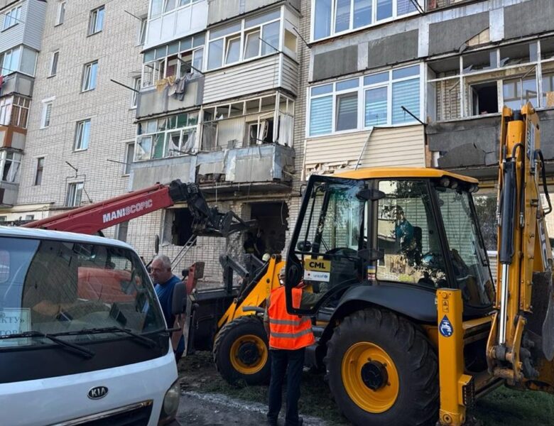 РФ вдарила дронами по Конотопу: є жертва та поранені