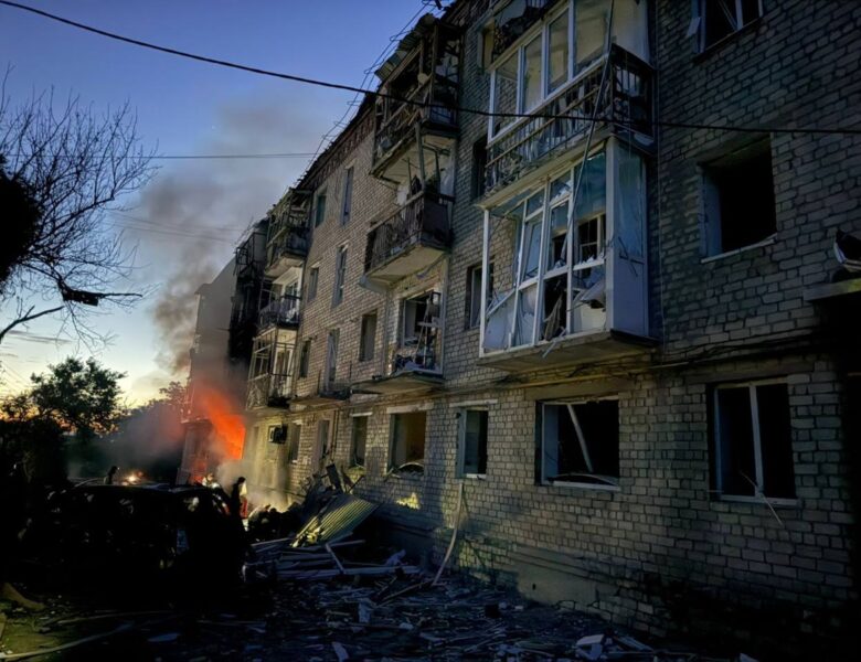 Росія атакувала житла в Балаклії, постраждали діти