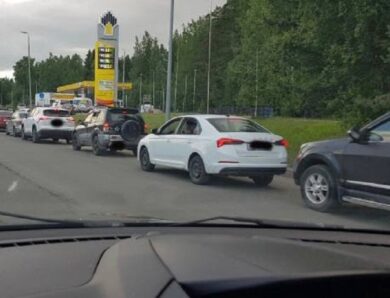 Росіяни почали помирати в чергах за бензином