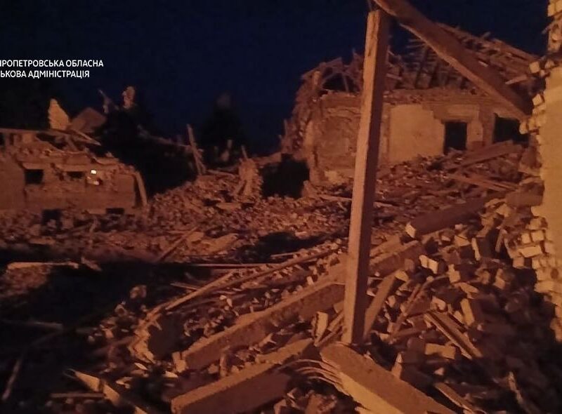 Росіяни вдарили по Дніпропетровщині: є загибла та дев’ятеро поранених