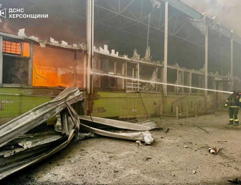 Росіяни вдарили по підприємству в Херсоні
