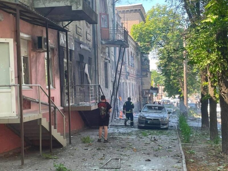 Росіяни вдарили по Запоріжжю: є поранені