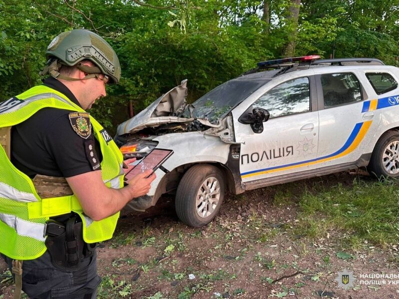 Російський дрон цілеспрямовано атакував авто поліції на Харківщині