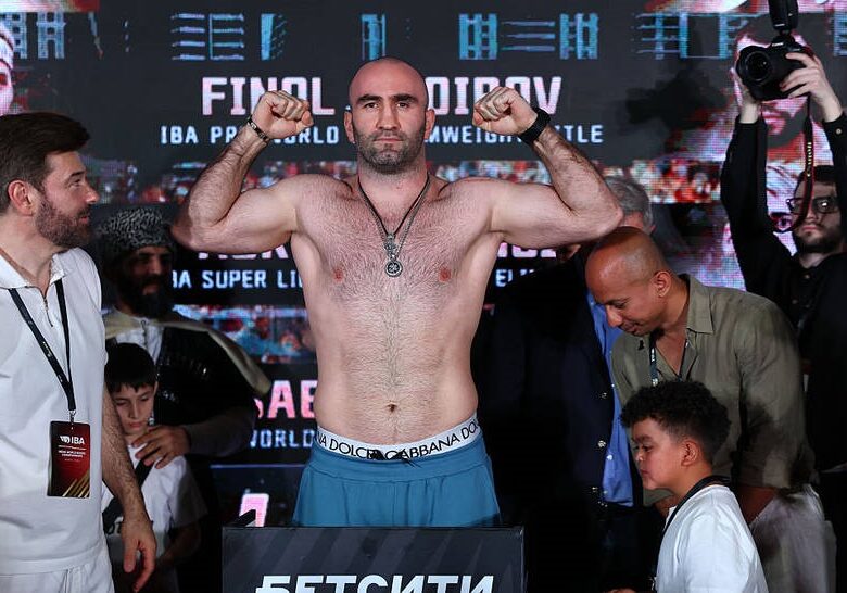 Російський ексчемпіон заявив про бажання провести поєдинок з Усиком