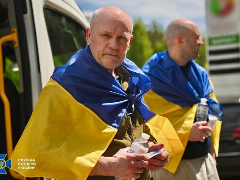 СБУ показала фото обміну полоненими