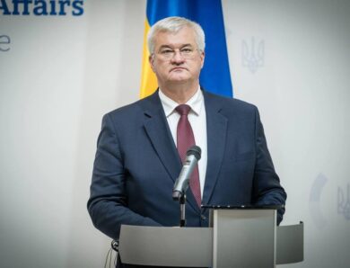 Сибіга здійснить візити до Кореї та Японії