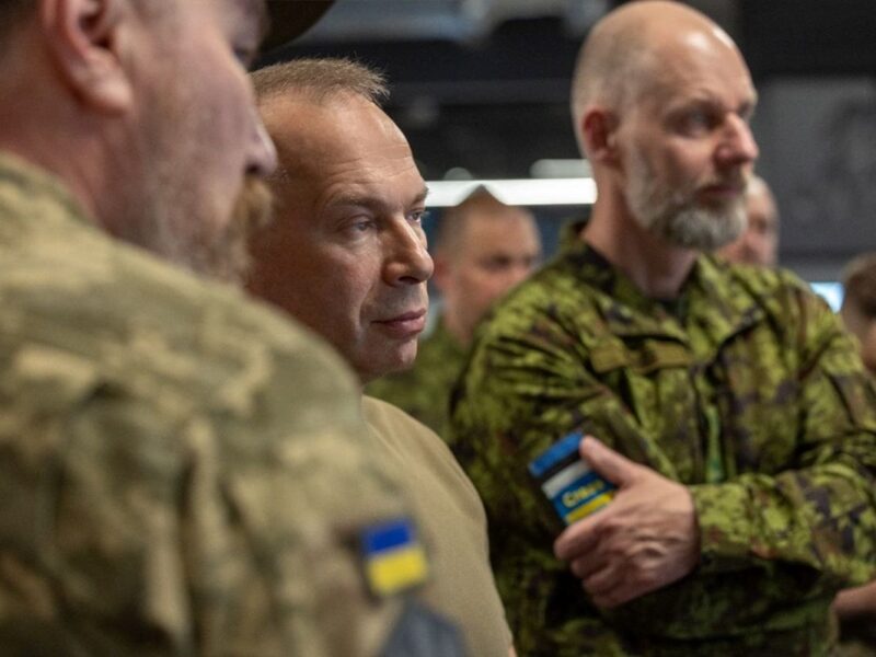 Сирський з естонським колегою відвідали фронт