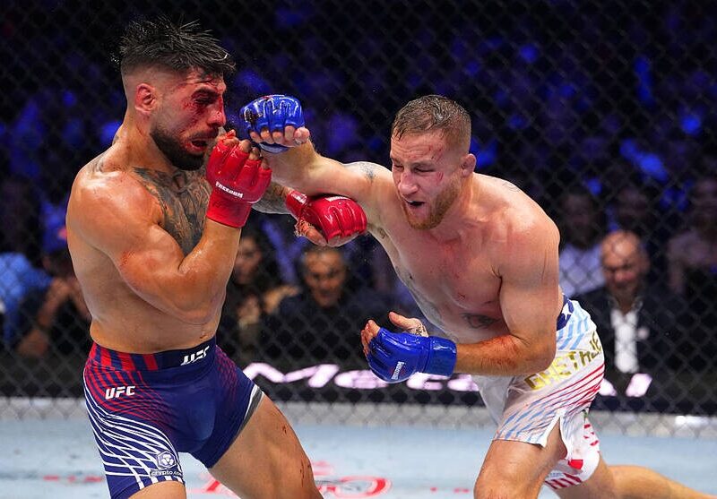 Став відомий новий чемпіон UFC у легкій вазі