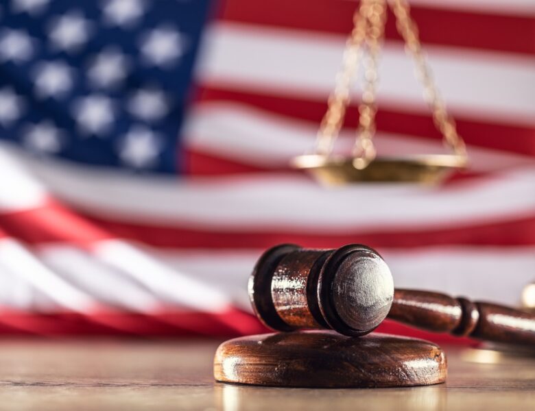 Суд у США заблокував збір Трампа на візи