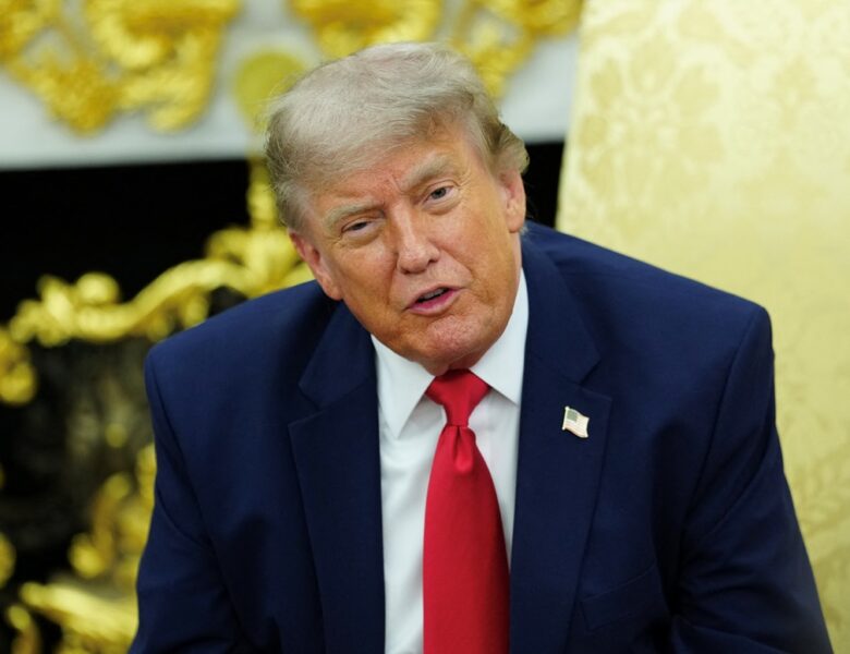 Трамп: Зеленський добре справляється