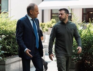 Туск прокоментував переліт Зеленського в обхід Польщі