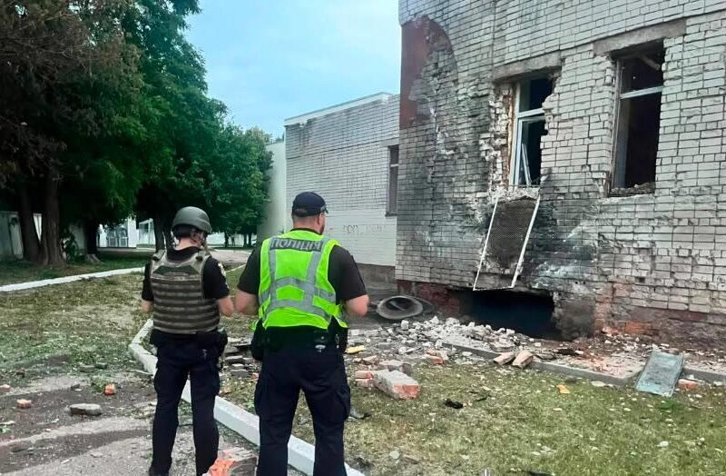 У Чернігові троє поранених через атаку дронів