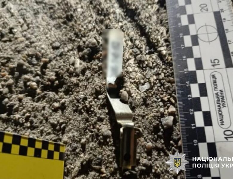 У Дніпрі чоловік кинув гранату у поліцейських і загинув