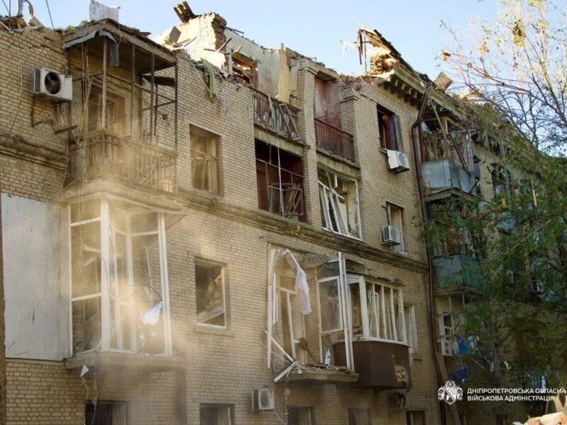 У Дніпрі з-під завалів дістали тіло дитини