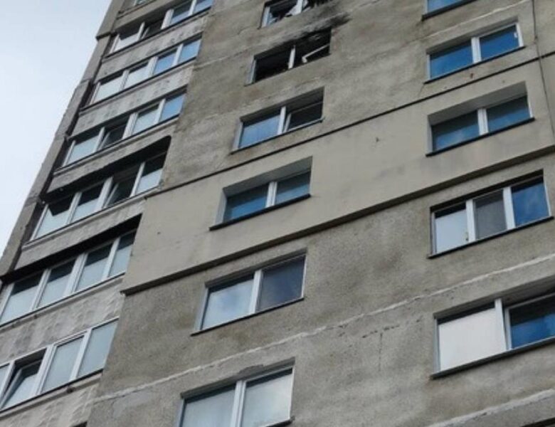 У Харкові дрон РФ вдарив по багатоповерхівці