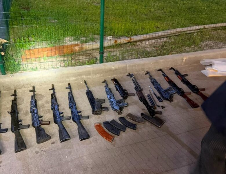 У Кропивницькому поліцейський з братом торгували зброєю і мали паспорти РФ