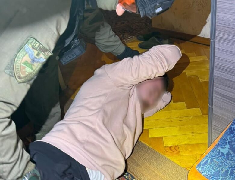 У Львові затримали чоловіка, який напав з ножем на військового ТЦК
