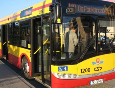 У Польщі активісти збирають гроші на автобуси для Вінниці
