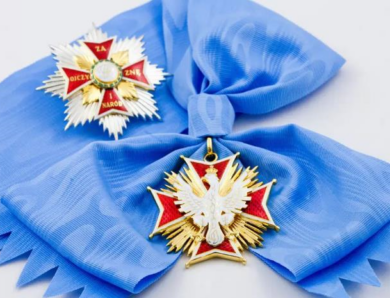У Польщі пояснили, чому Шредера та Мусолліні не позбавили ордена