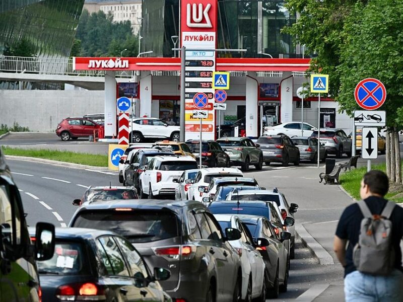 У Путіна підтвердили переговори щодо імпорту бензину