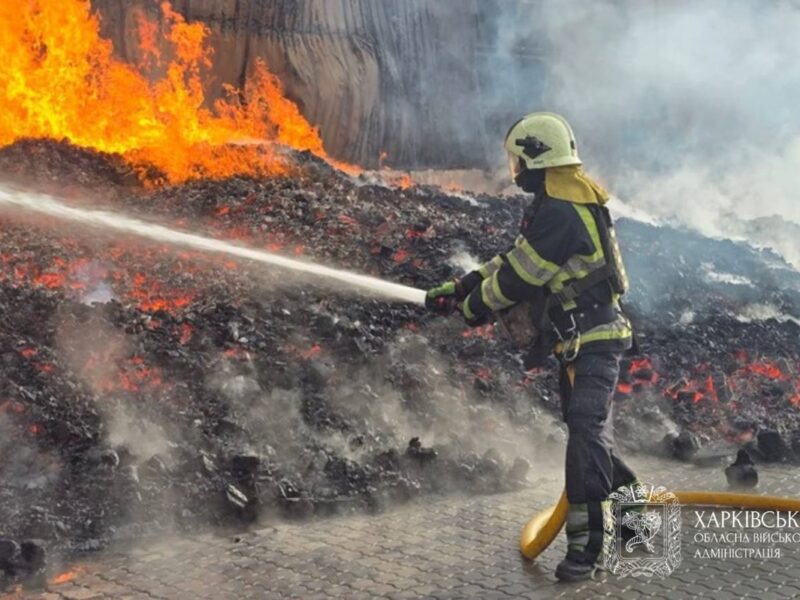 Удар РФ по Харкову: під завалами виявили тіло