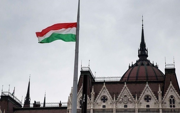 Угорщина знову блокує відкриття переговорних кластерів для України