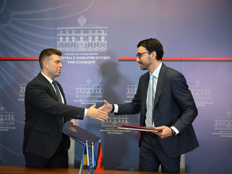 Україна і Албанія домовилися про автобусне сполучення і транспортний безвіз