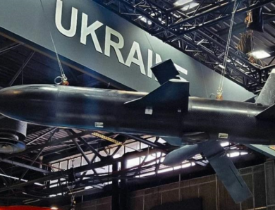 Укроборонпром показав реактивний ударний дрон з бойовою частиною в 100 кг