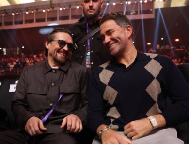 Відомий промоутер висловився про відмову Усика від чемпіонських титулів
