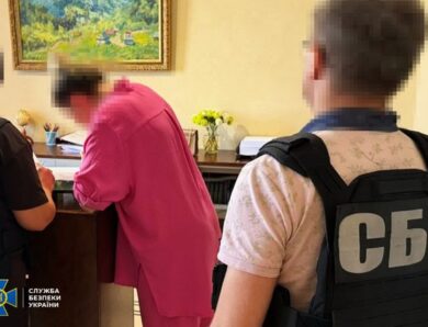 Викрито мільйонну оборудку ексміністра часів Януковича та його спільників