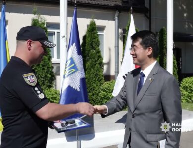 Республіка Корея передала Нацполіції 60 пікапів для виконання службових завдань в умовах війни