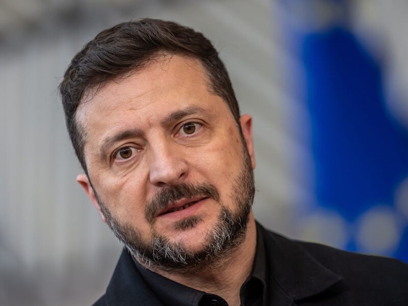 Зеленський дав Лукашенку тиждень на демонтаж ретрансляторів для дронів