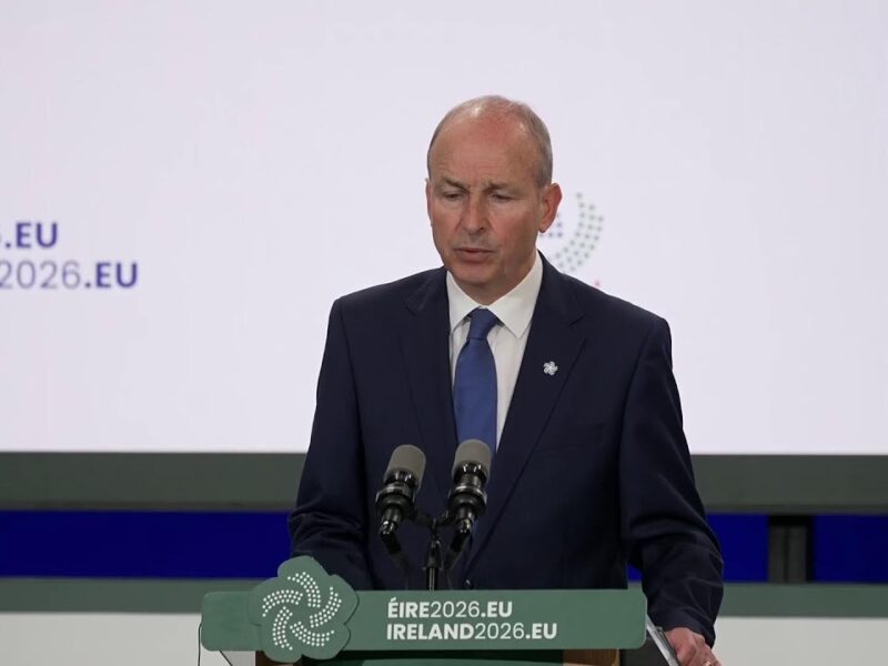 Президент України Володимир Зеленський і Прем’єр-міністр Ірландії Мікхол Мартін спілкуються з медіа