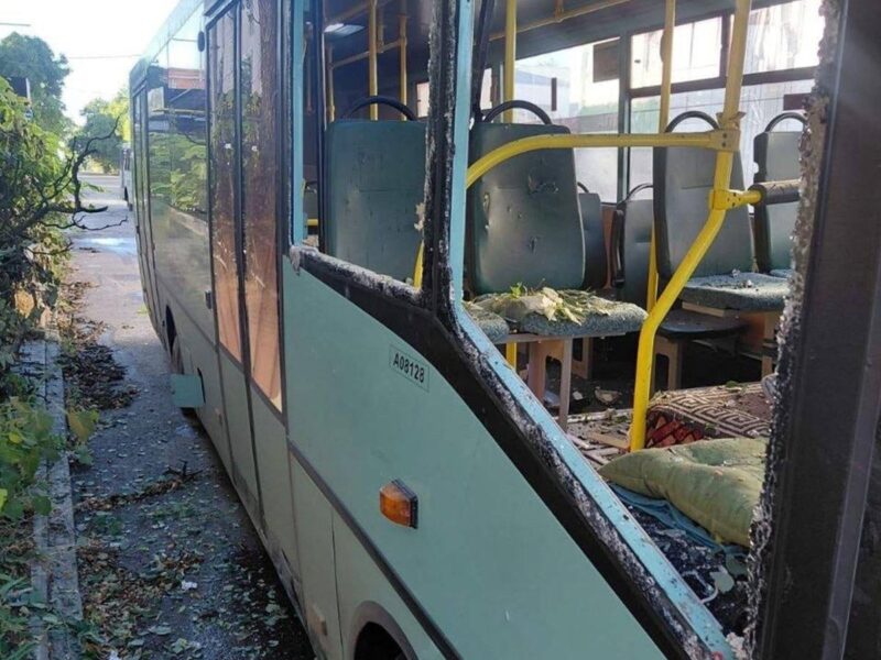 Армія РФ атакувала маршрутку та зупинку в Херсоні