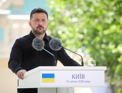Володимир Зеленський і Кір Стармер спілкуються з медіа