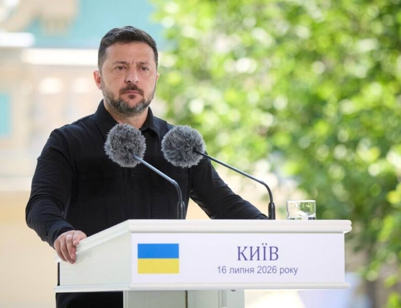 Володимир Зеленський і Кір Стармер спілкуються з медіа