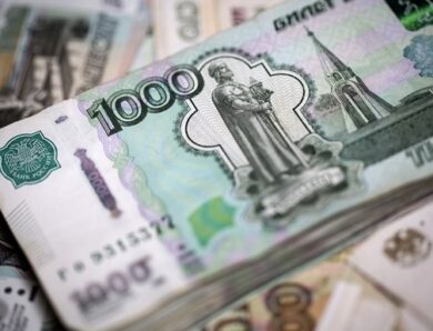 Банки “дружніх” Росії країн стали обмежувати внесення рублів на рахунки