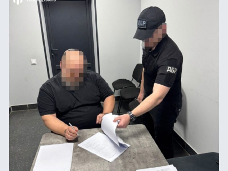“Бойові” без фронту: ДБР викрило схему незаконних виплат на 2,3 млн грн