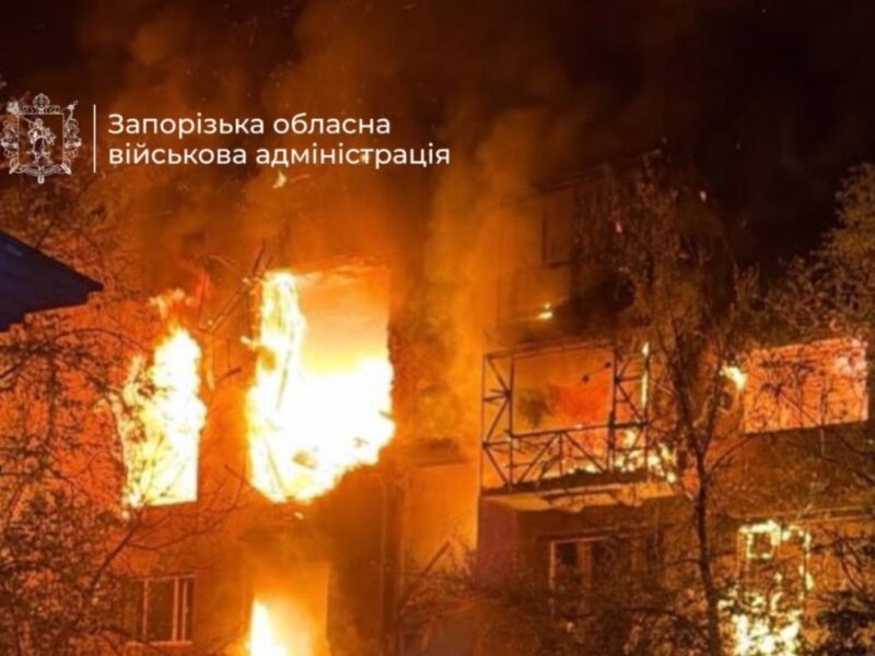 БПЛА влучило у багатоповерхівку у Запоріжжі
