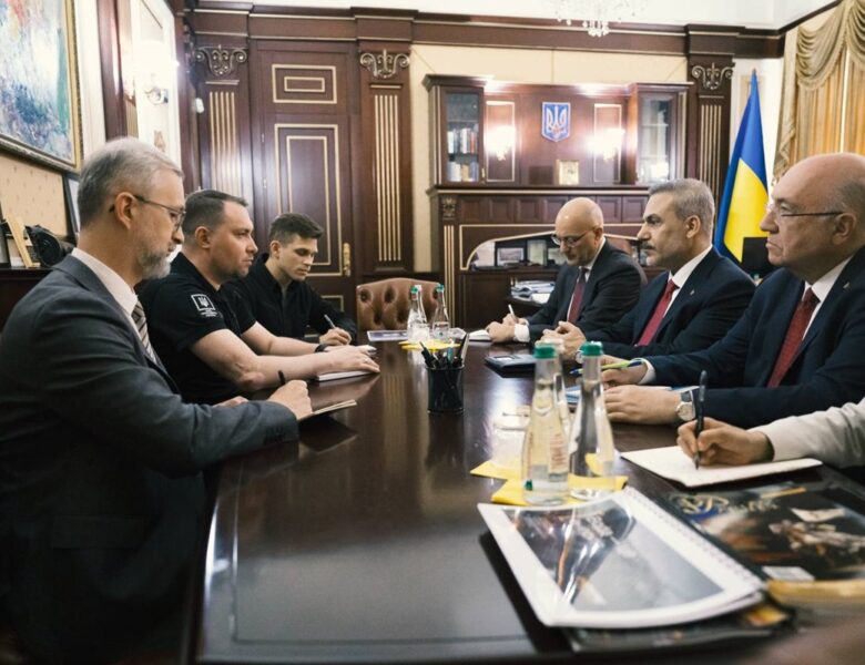 Буданов обговорив з главою МЗС Туреччини завершення війни