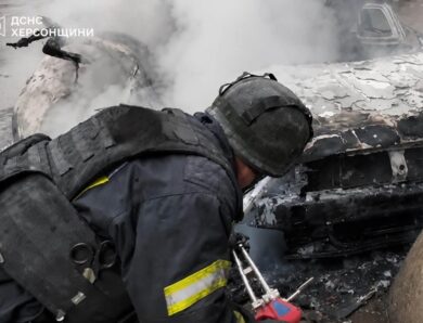 Дрони РФ атакували Херсон: троє людей отримали поранення