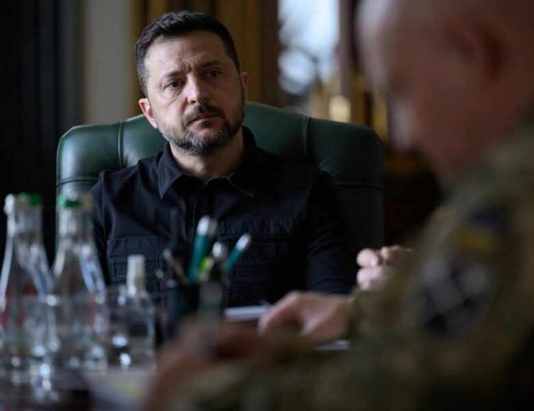 Фронт і зерновий експорт: Зеленський провів Ставку