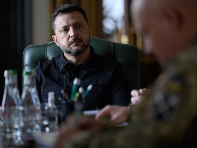 Фронт і зерновий експорт: Зеленський провів Ставку