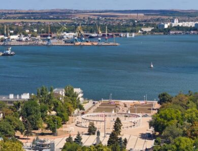 Керч повністю знеструмлено: окупанти звинувачують ЗСУ