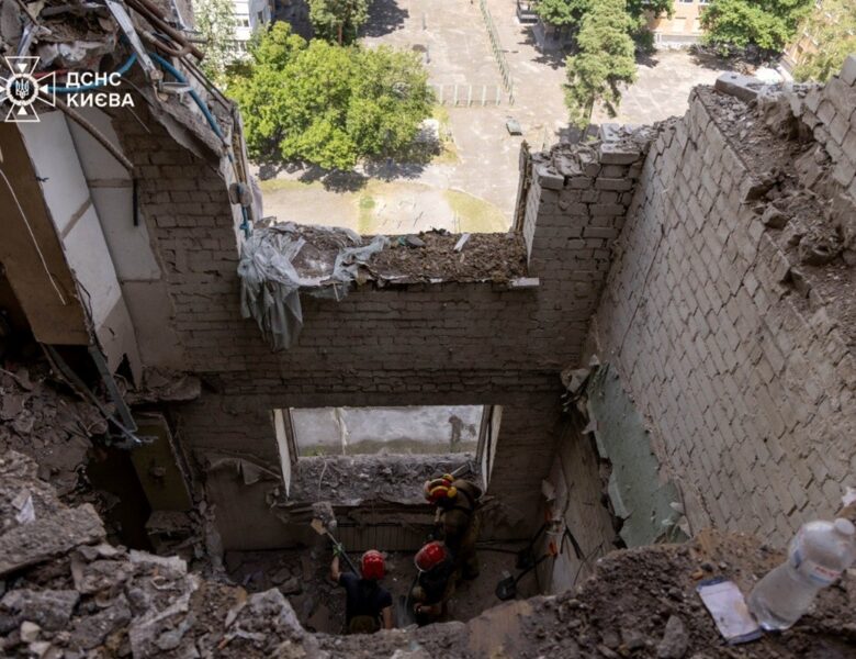 Кількість жертв удару по Києву зросла