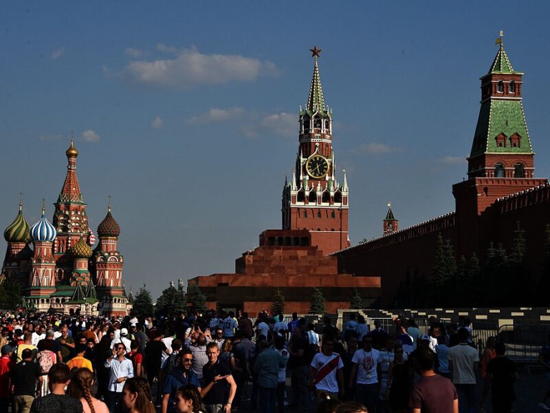 Кремль закриває школи заради верстатів і гармат – розвідка